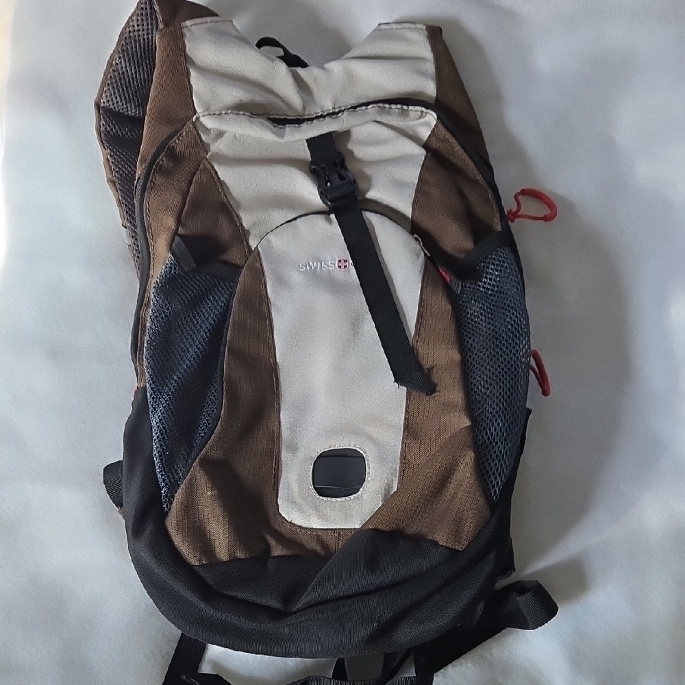 Swiss Gear Middle Fork Hydration Backpack CP109 Brown &  Beige W/OUT  bladder